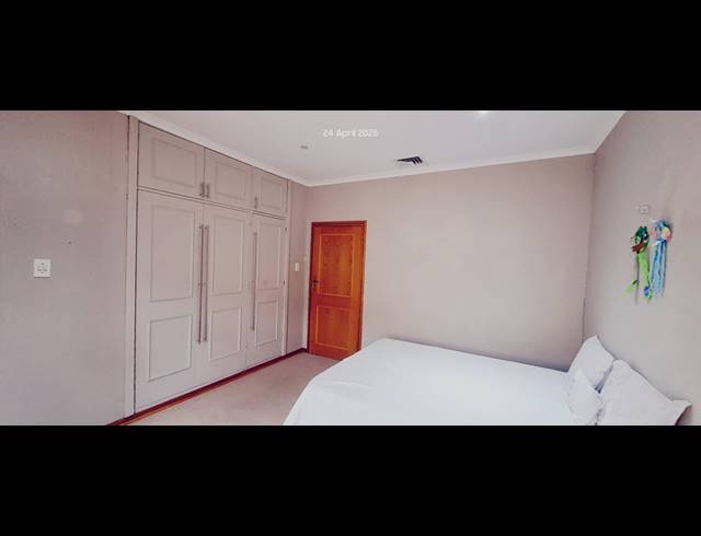 5 BEDROOM FREESTANDING FOR SALE IN FERNCLIFFE